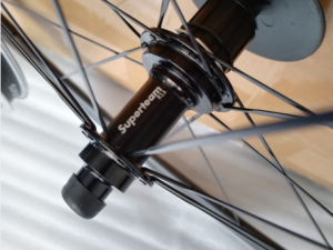 Ruedas Superteam carbono perfil 38mm.